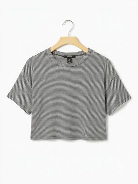 Forever 21 Black and White Striped Cropped Tee